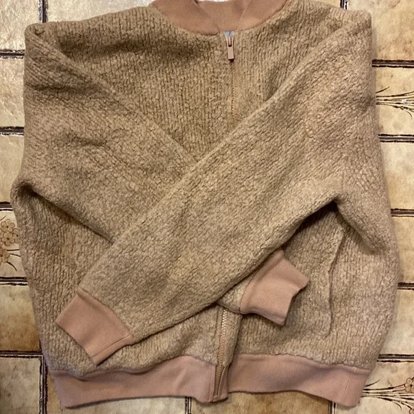 EUC Vince tan nubby sweater jacket sz L